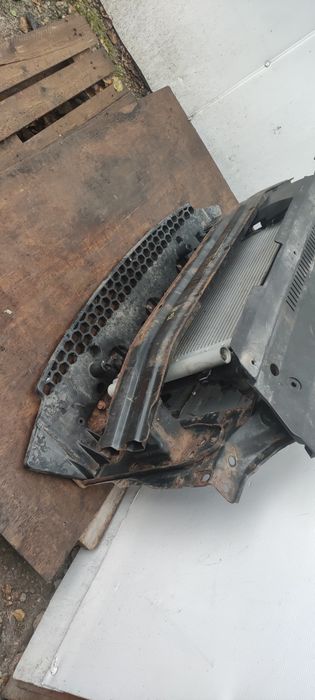 Pas przedni Hyundai ix20 benzyna 1.4 1.6 kia Venga chłodnice okular