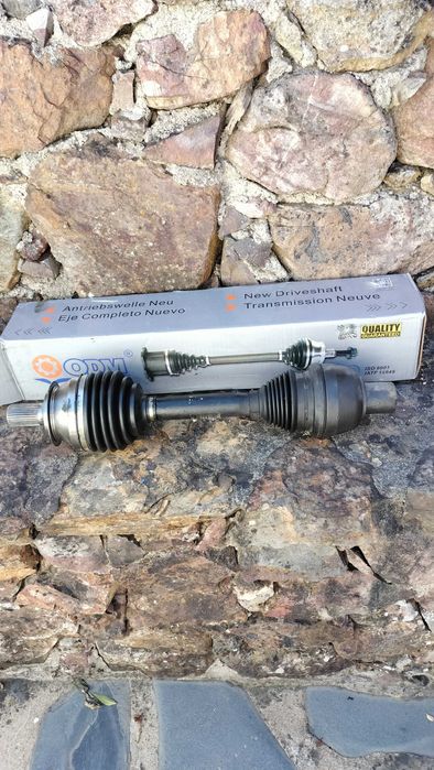 Transmissão eixo dianteiro lado direito Mercedes A180