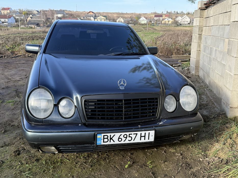 Mercedes-Benz W210 E240