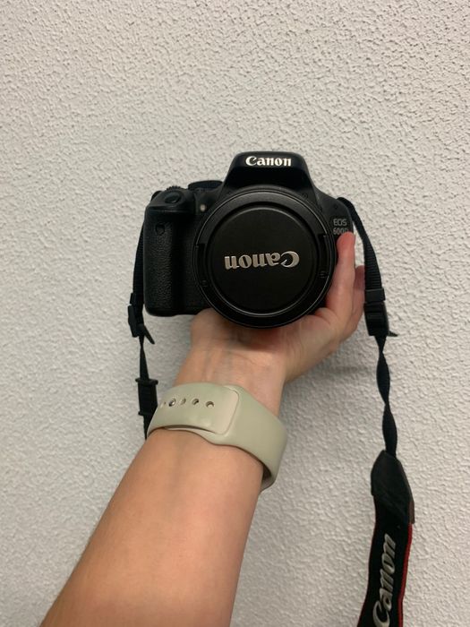 Canon EOS 600D com lente