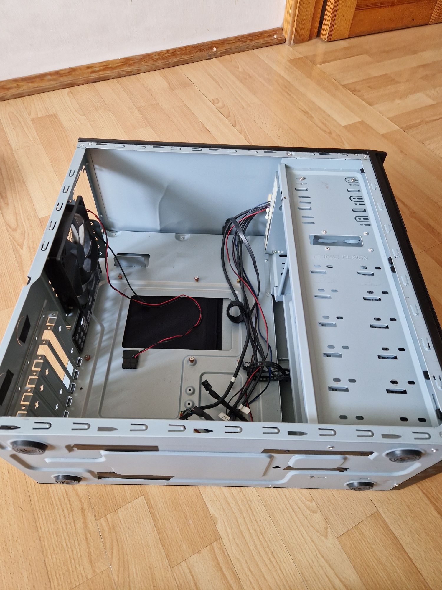 ANTEC Якісний брендовий корпус для системного блока