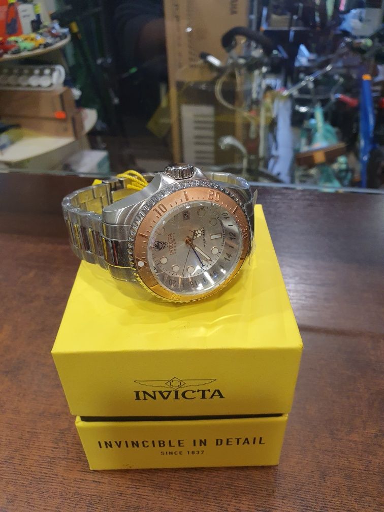 Zegarek męski z datownikiem INVICTA Hydromax 16964