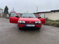 Nissan Sunny 1993 1.6 бензин