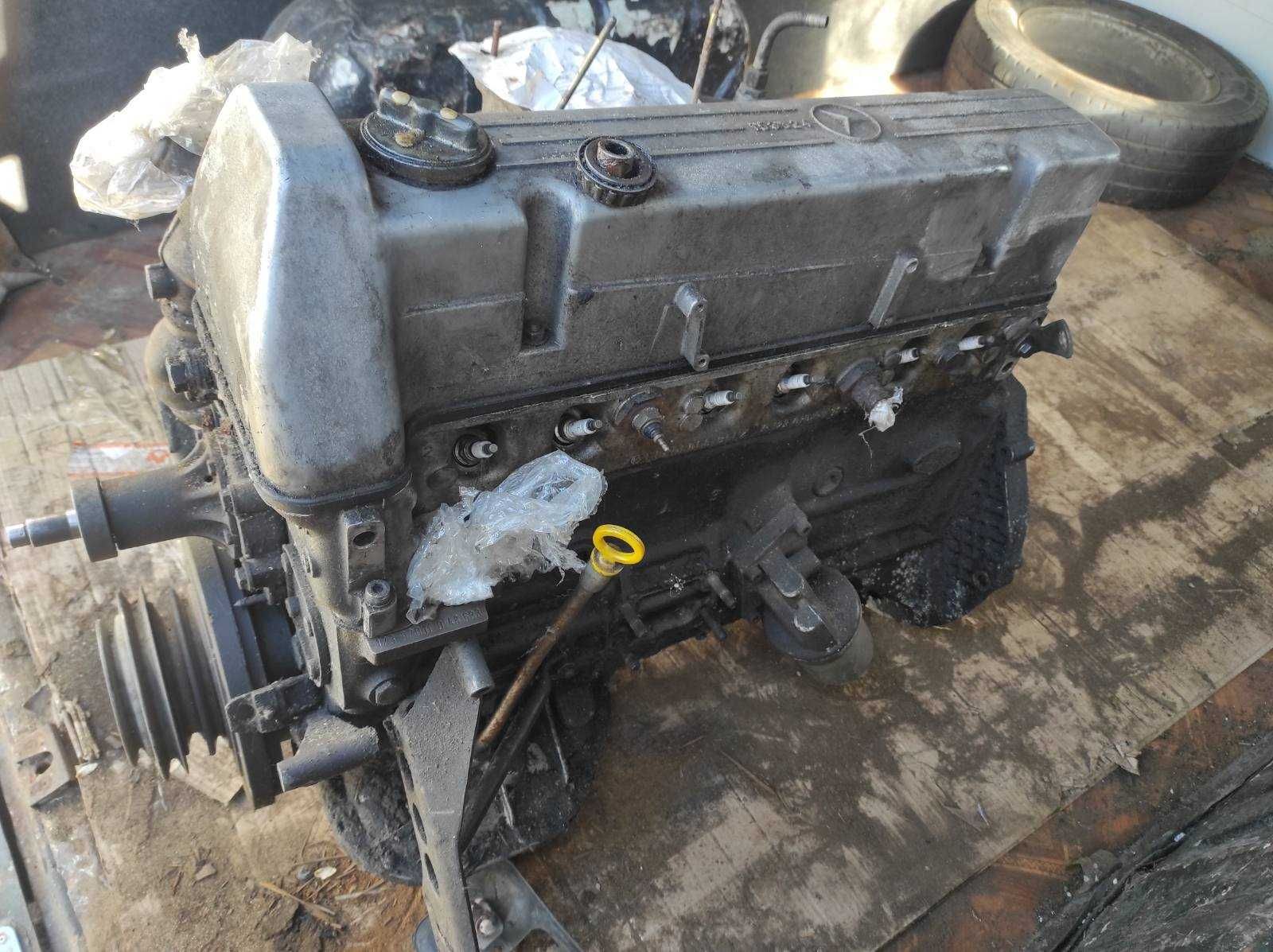 Двигатель M123 2.5 бензин Mercedes-Benz W123 мотор мерседес м123 2,5л
