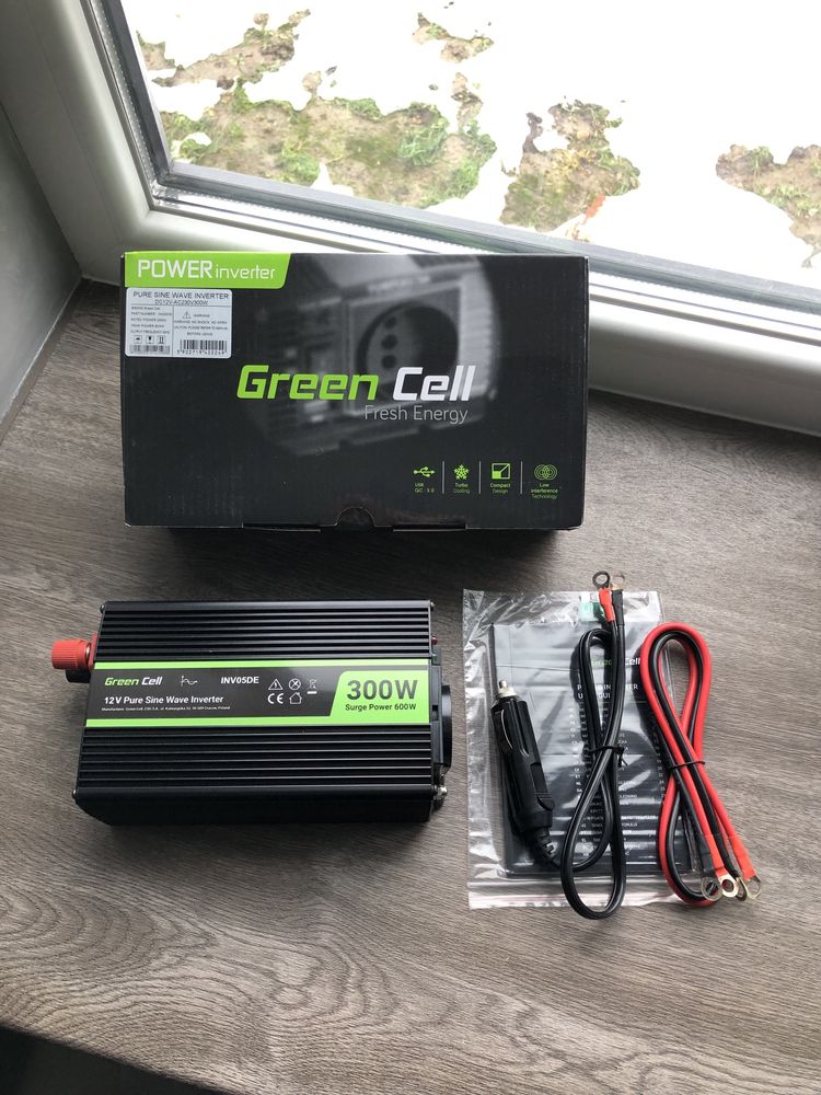 Інвертор чистий синус Green Cell 12V до 230V 300W / 600W