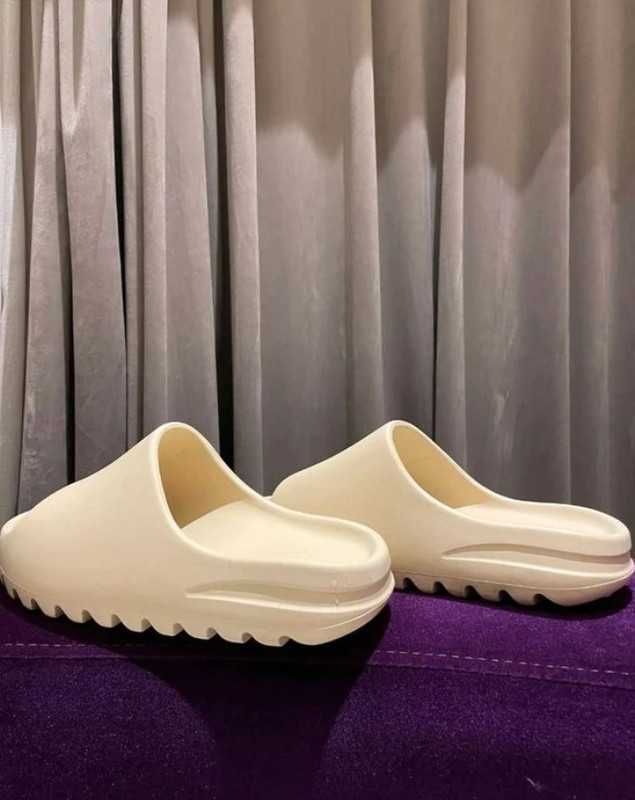 Buty codzienne\Nowe*DunkDamskadidasYeezySlideBone Roz.37