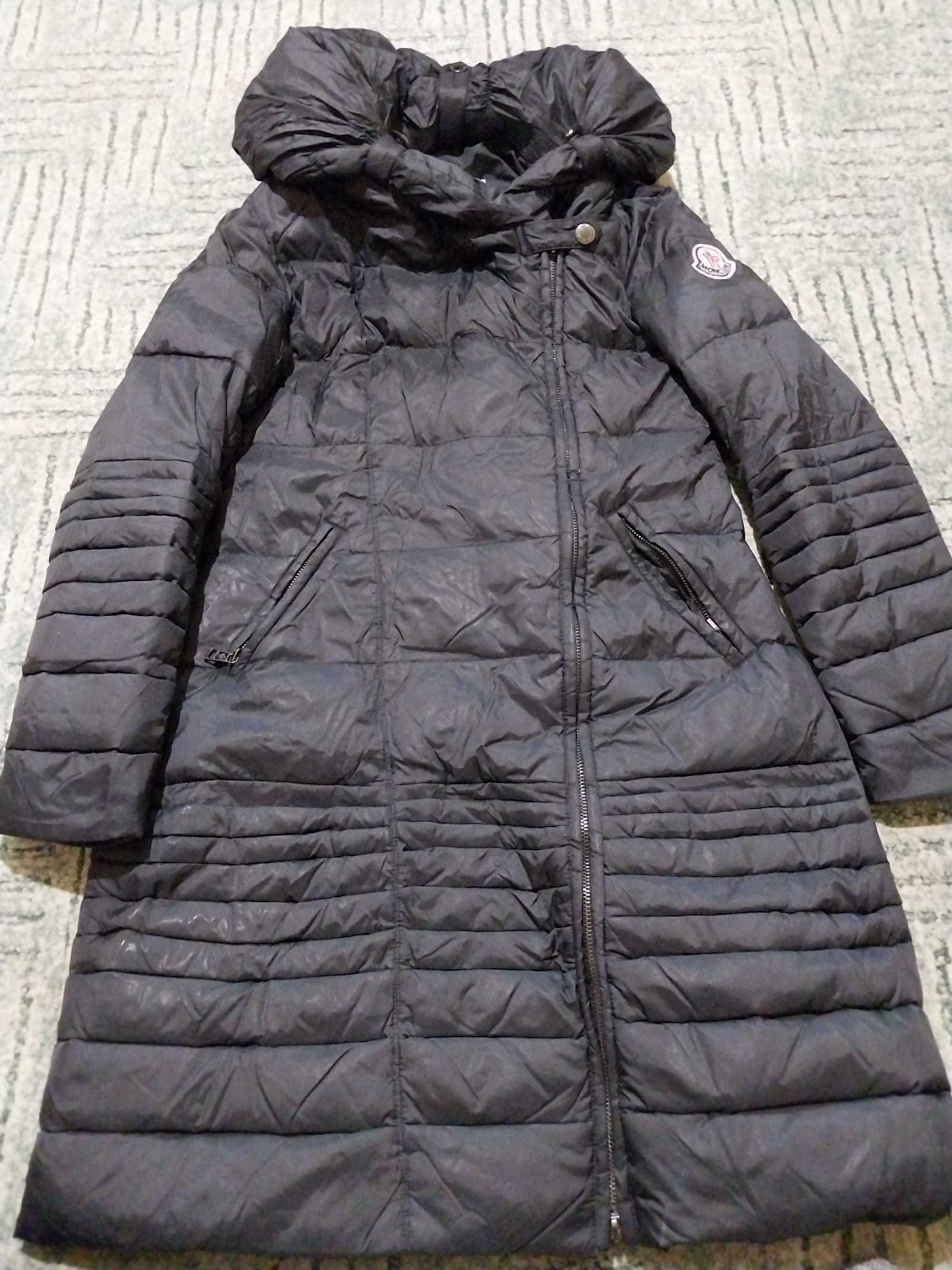 Пуховик жіночий зимовий Moncler б/у
