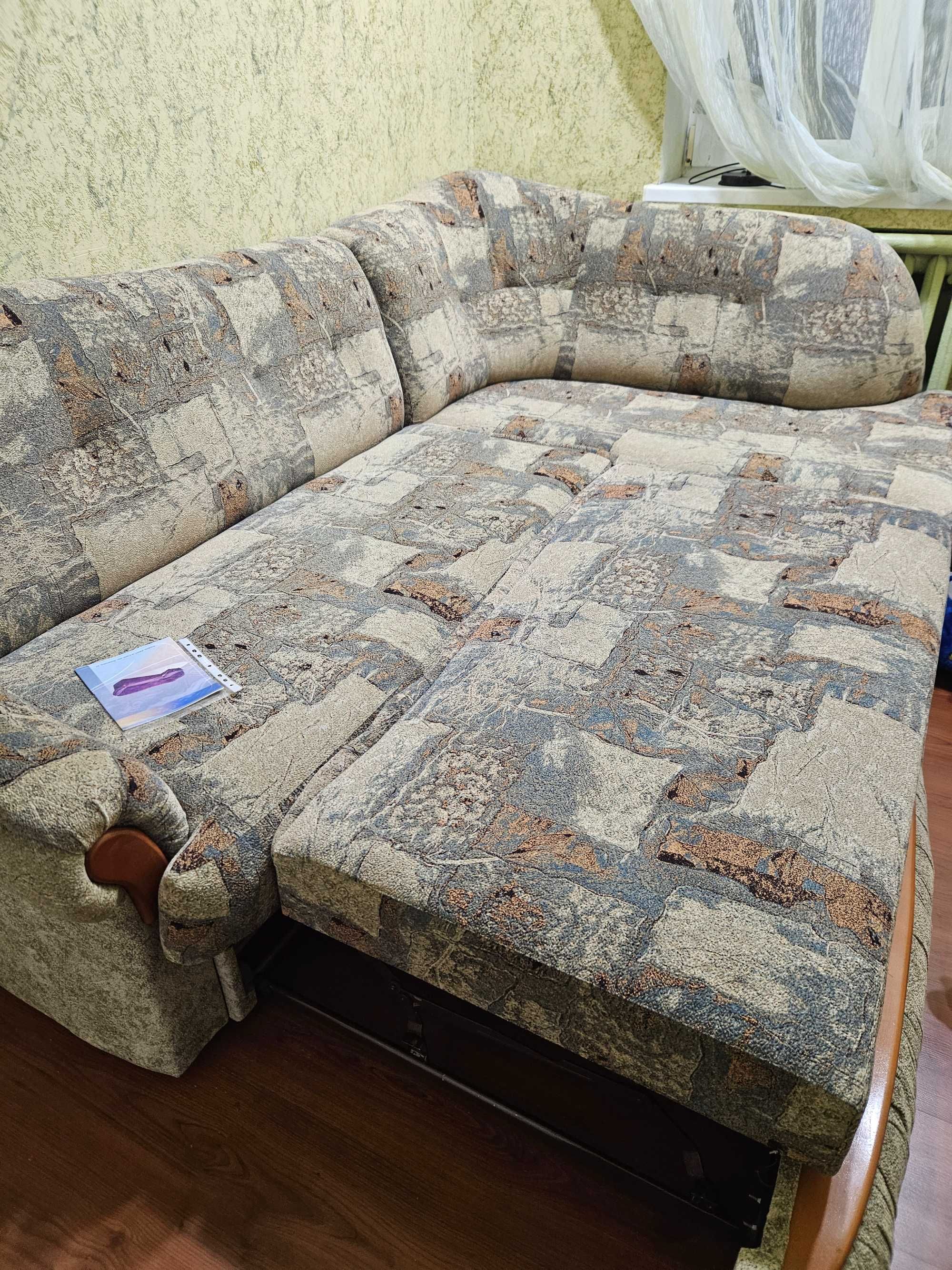 Продається кутовий розкладний диван
