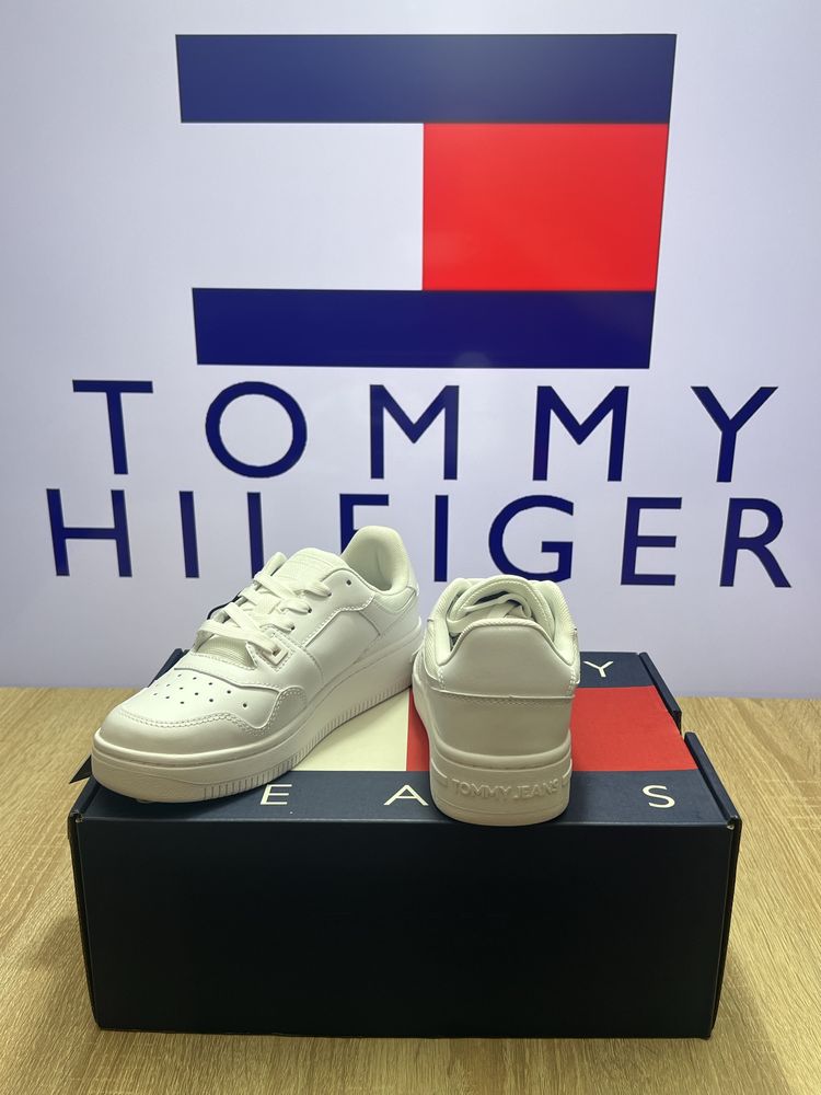 Жіночі Tommy Jeans Снікерcи Tjw Retro Basket Ess EN0EN02505 Білий