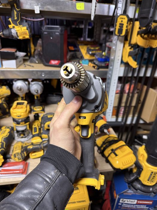 Міксер дрель dewalt DCD130