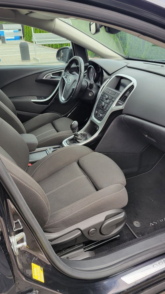 Opel astra j 1.6 180к.с