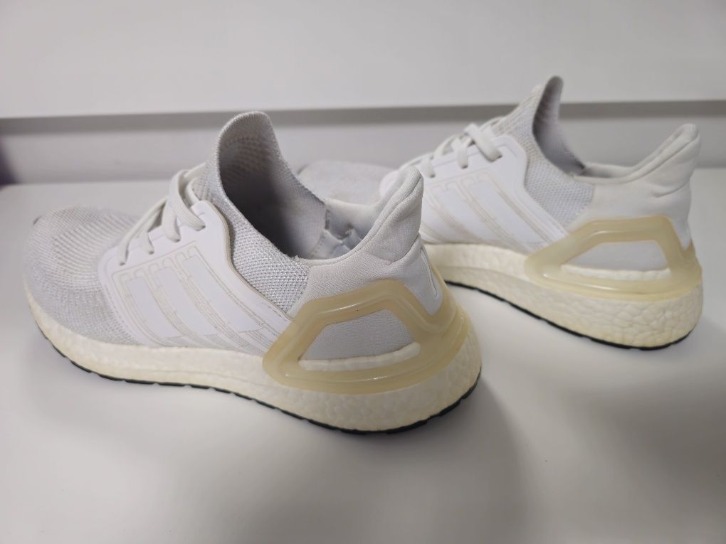 Sapatilhas adidas ultraboost brancas