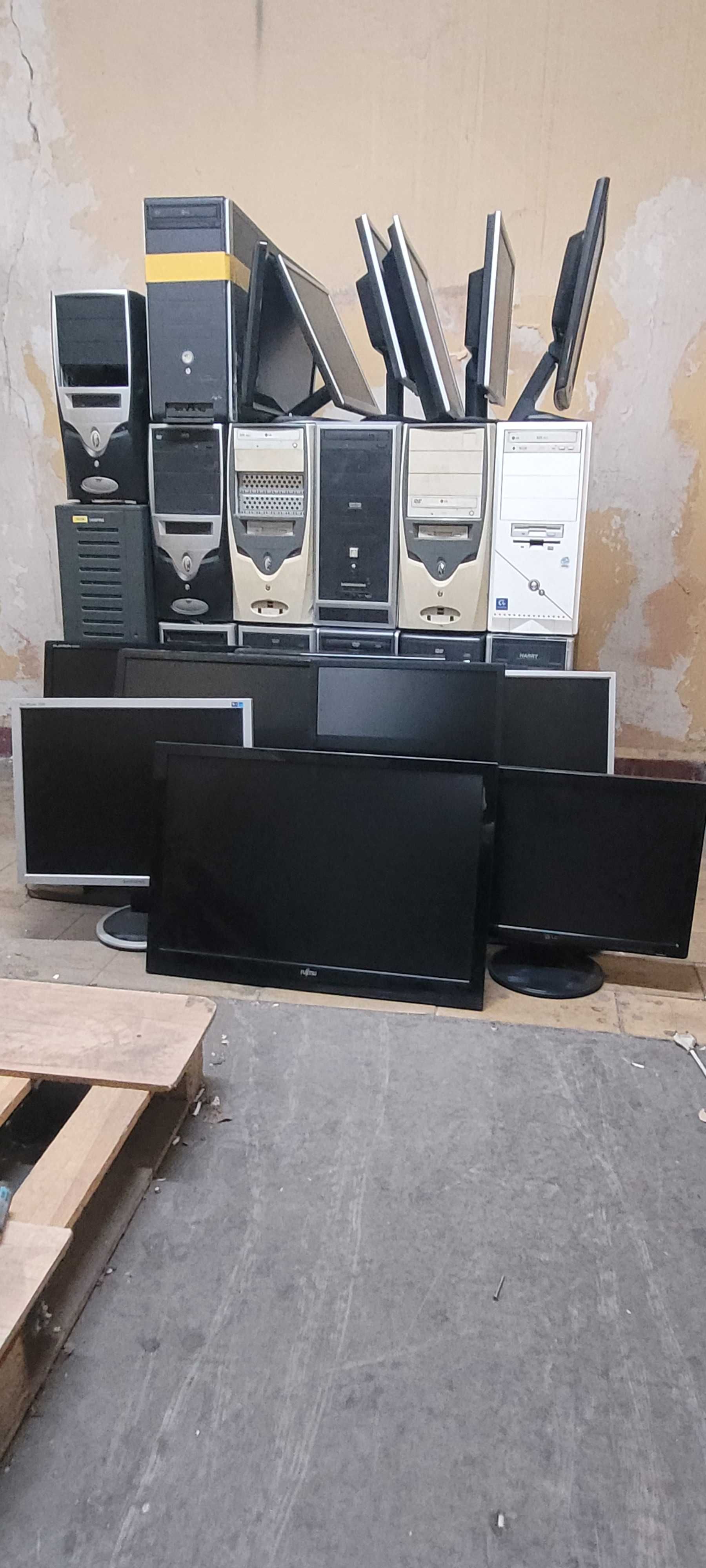 Komputery monitory paleta - używane