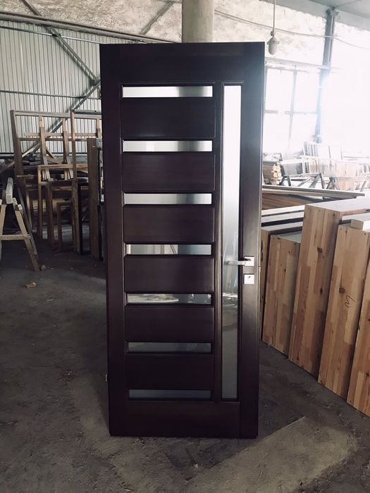 Виготовлення та монтаж дерев'яних дверей