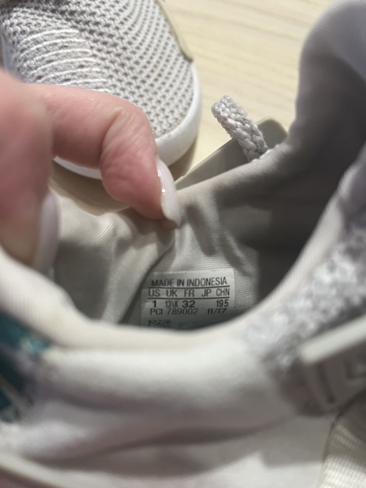 Adidas кроссовки , 32 размер