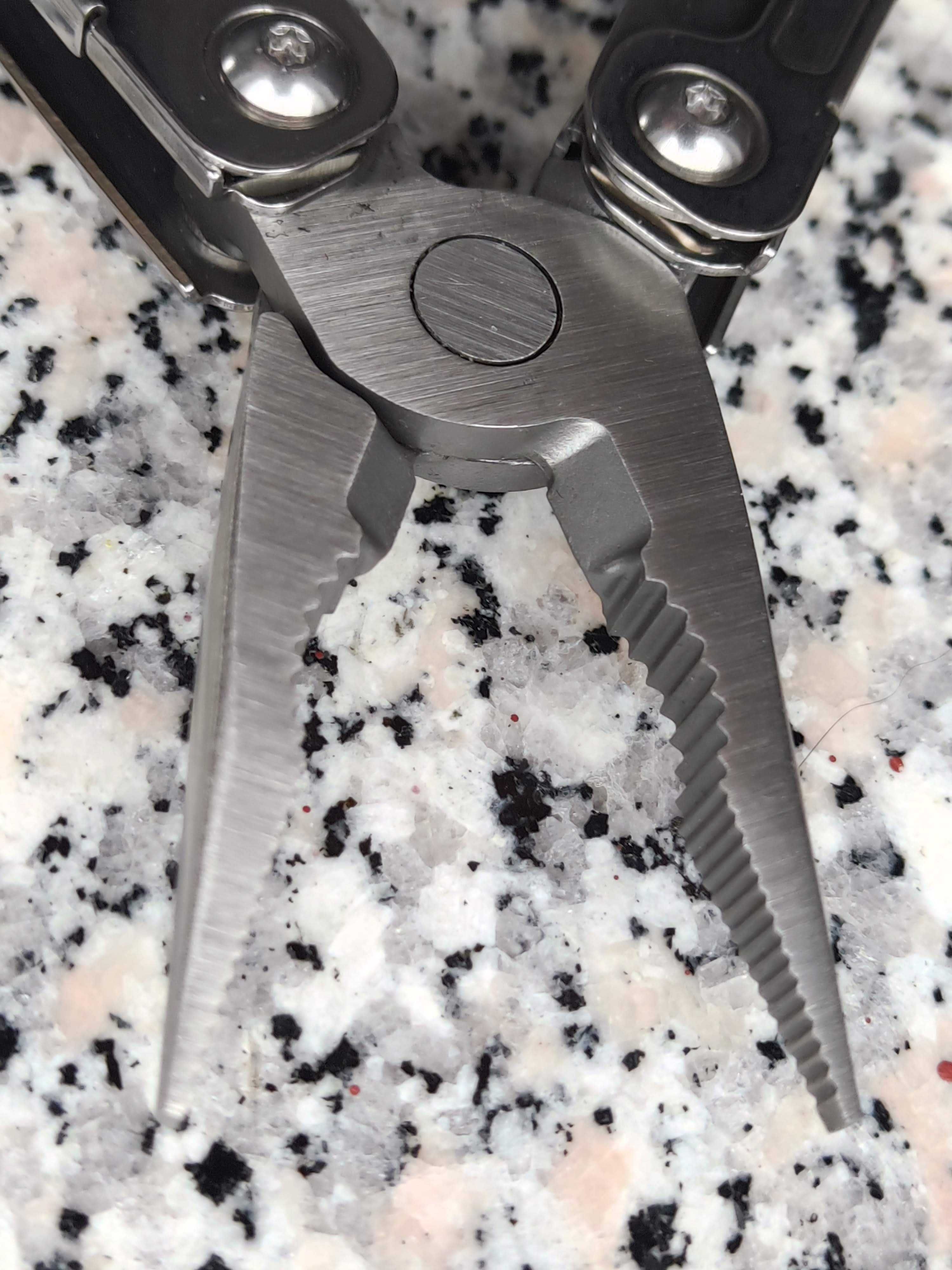 Multitool Leatherman Wingman z Etui