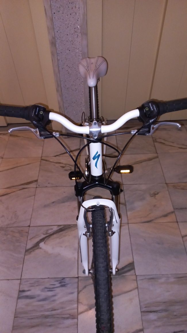 Bicicleta Specialized Hotrock roda 24