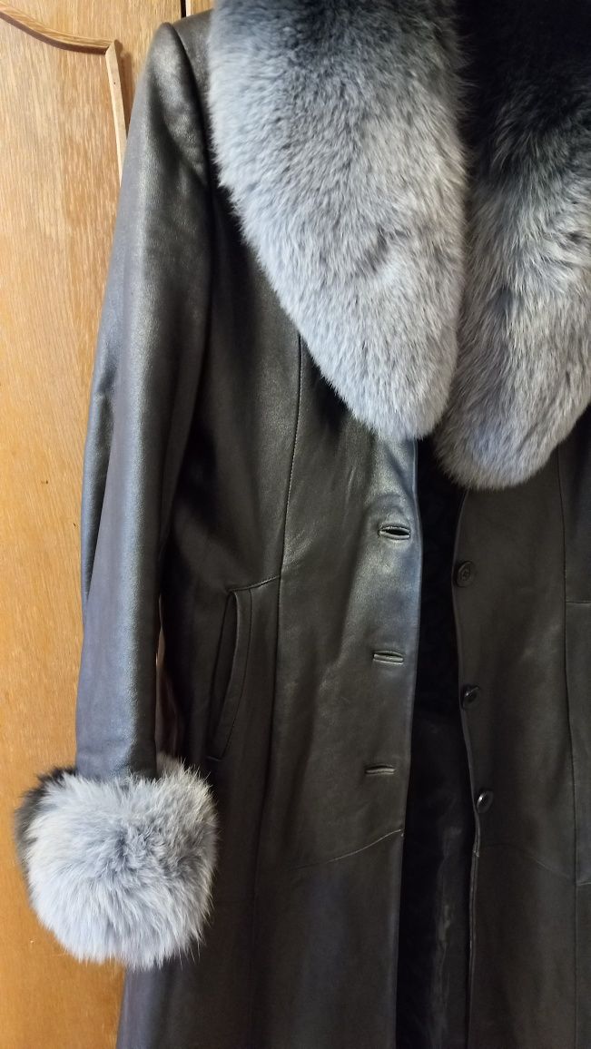 Кожаное зимнее пальто