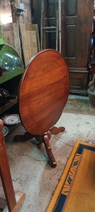 Mesa Antiga com Tampo Inclinado Vasculante