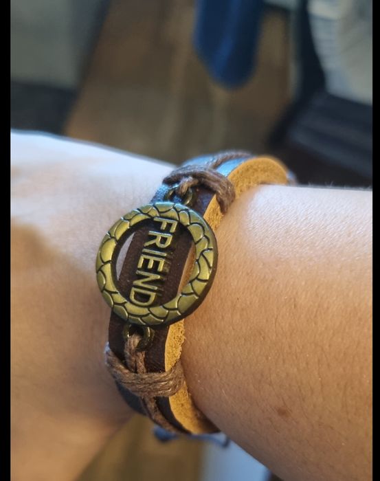 Pulseiras de Couro Castanhas Ajustáveis