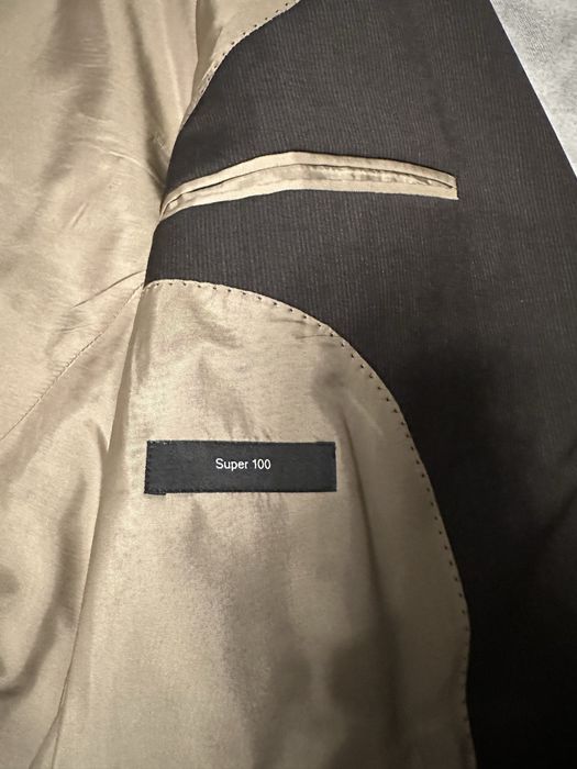 Garnitur Hugo Boss brązowy w prążki rozmiar 52