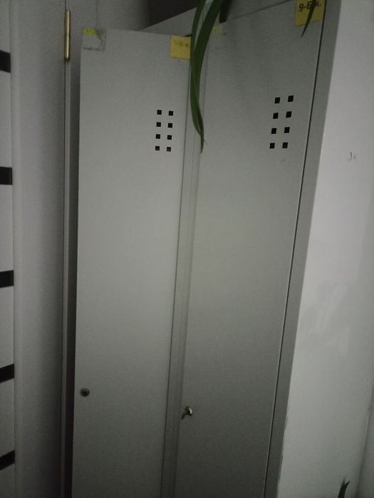 Металева шафа двох дверна