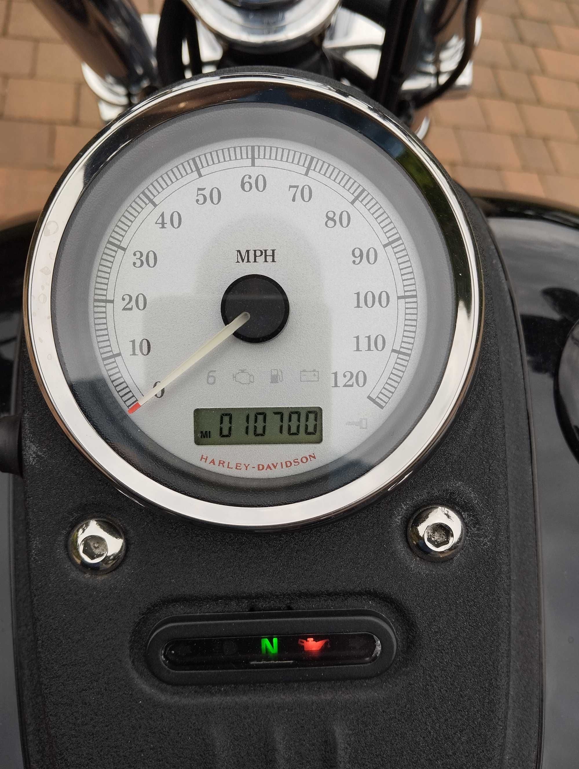 Harley-Davidson Dyna Street Bob FXDB