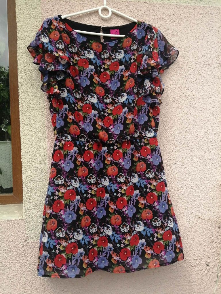 Sukienka w kwiaty S 36
