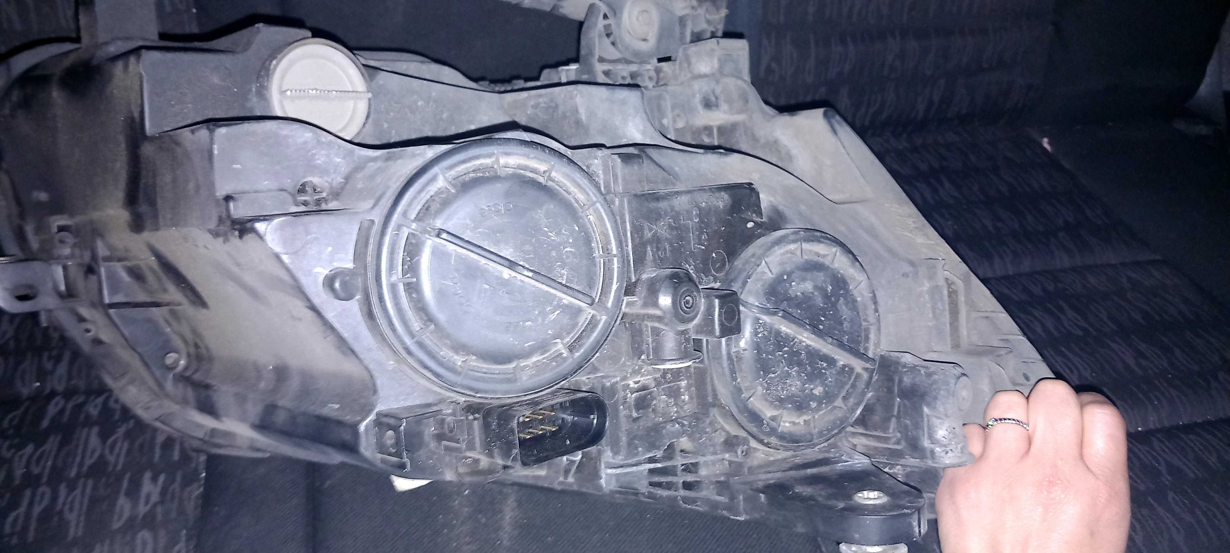 Farol Mercedes classe C200
