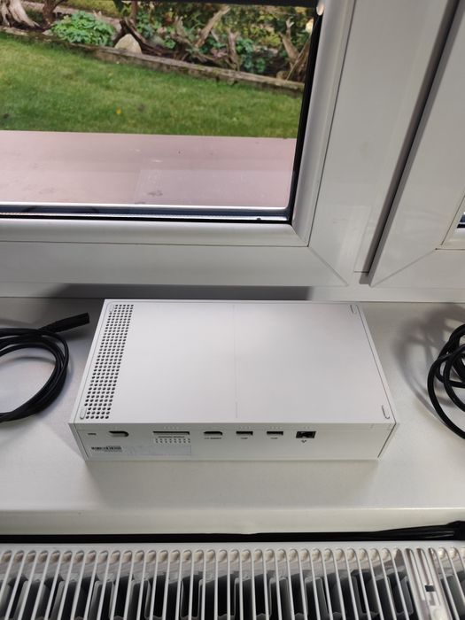 Xbox Series S + Dysk SSD 1TB ADATA – bardzo dobry stan