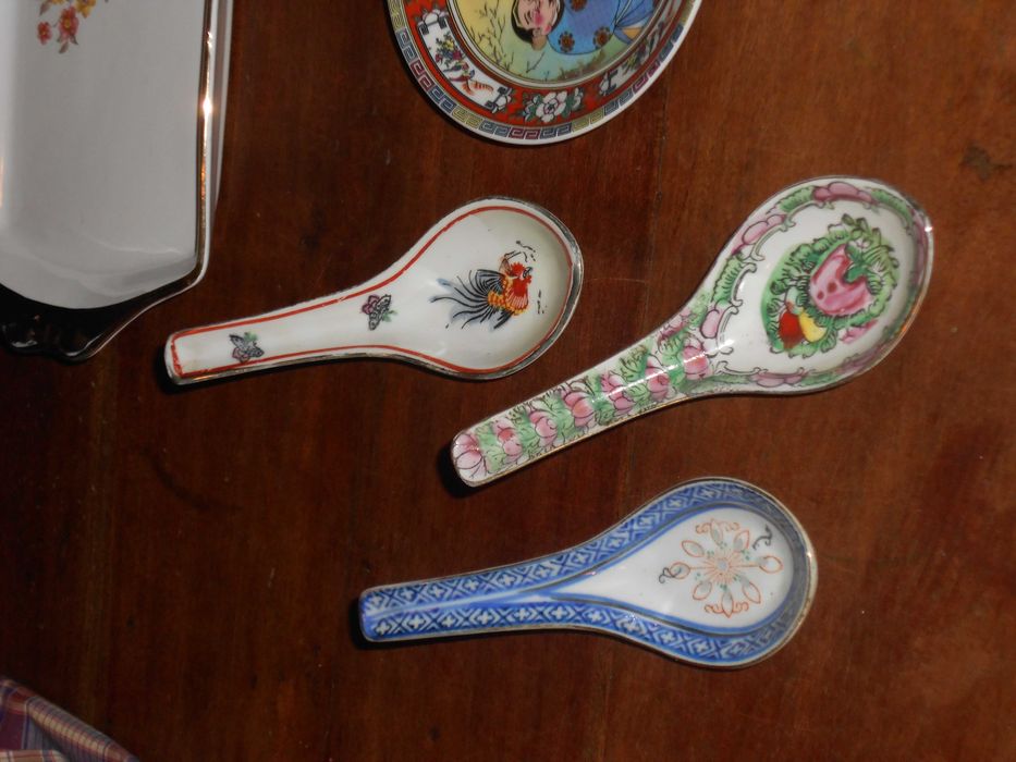 Diversas peças loiça antigas Loucarte Macau Colheres China