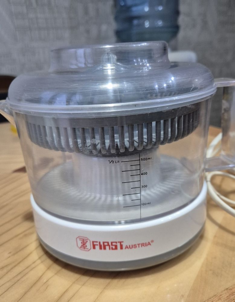 Соковижималка First