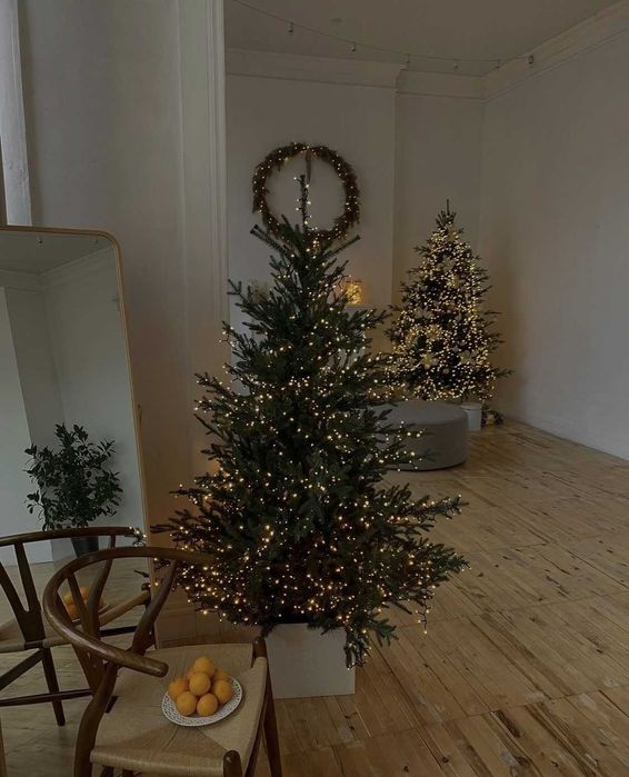 Гірлянда хвойна лапа, мішура, роса. Срібний провід/кабель. На ялинку