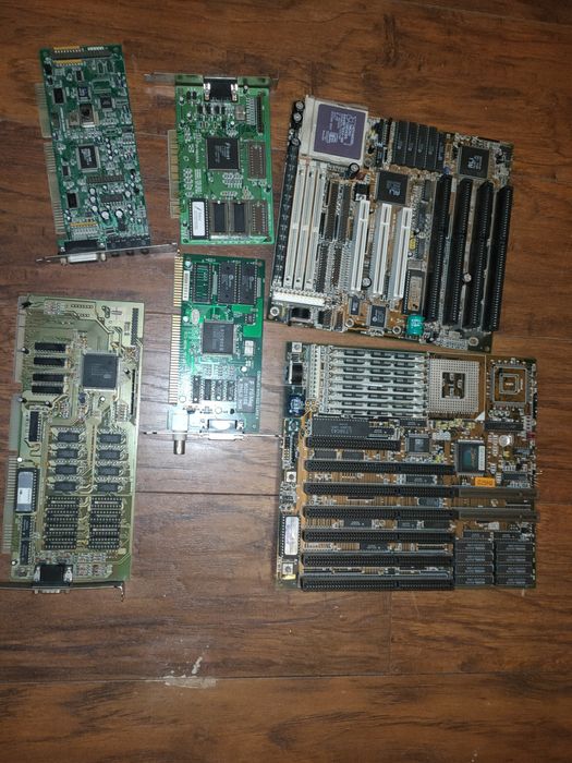 Stare płyty główne i karty rozszerzeń