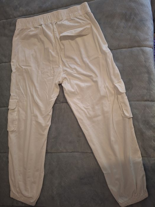Calças cargo brancas