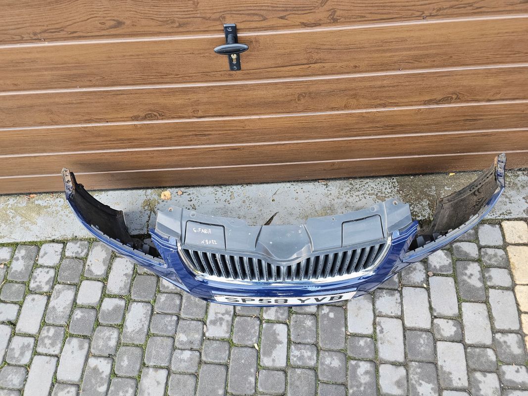 Skoda Fabia Ii Roomster 06- Zderzak przód przedni kompletny przedlift