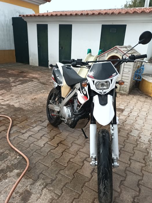 AJP 125 Supermotard