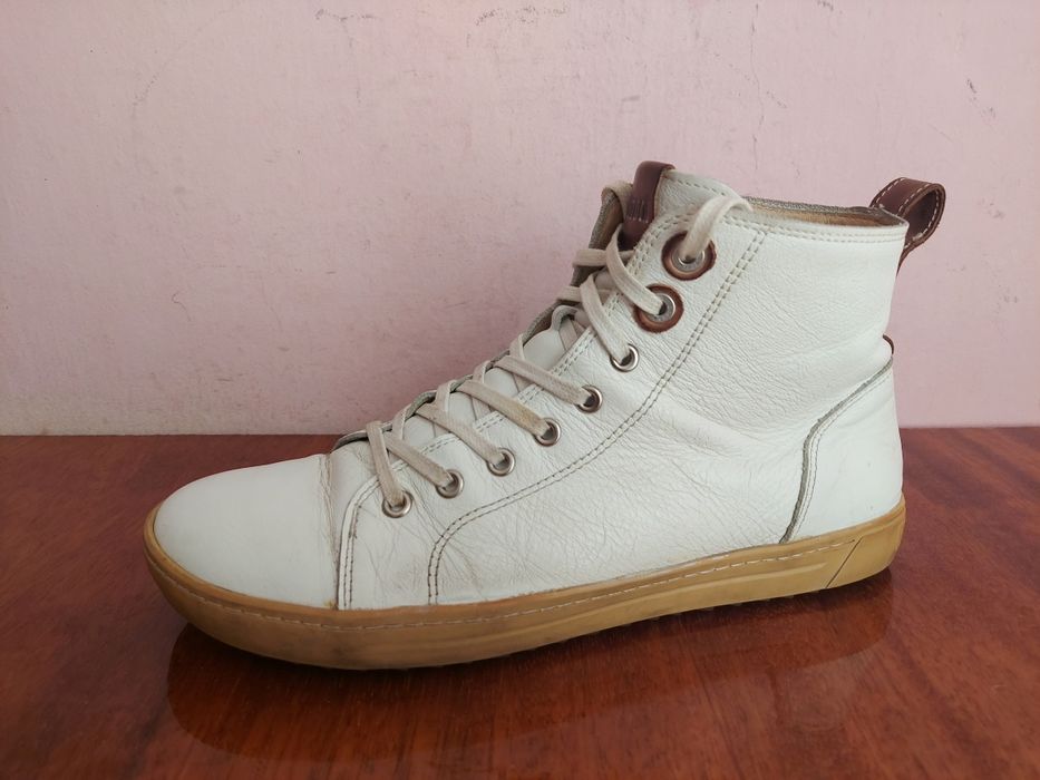 Кроссовки фірми birkenstock оригінал 

Розмір по бірці: 
EU 43  28см