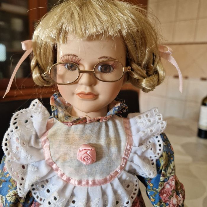 Boneca de porcelana