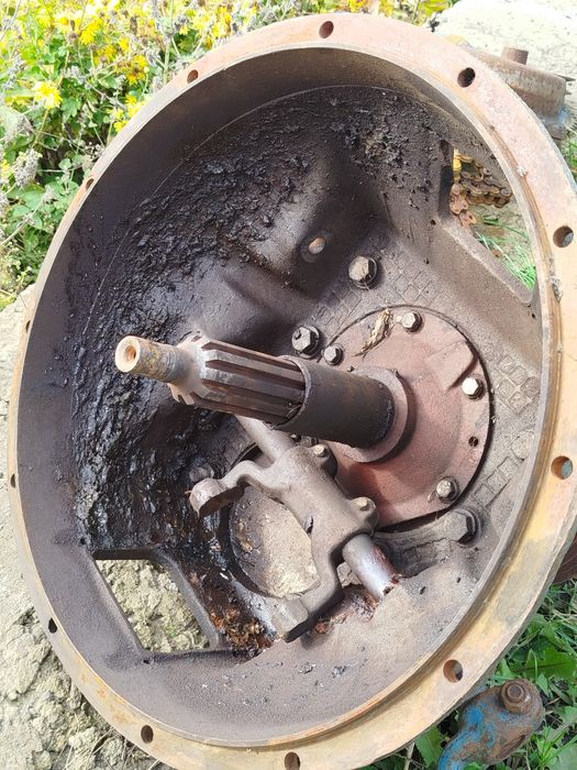 Кожух з кон-приводом ЯМЗ-238