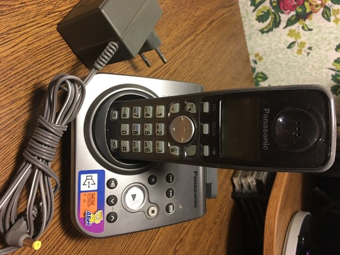 Продам радиотелефон Panasonic KX-TG7227ua с автоответчиком (DECT)