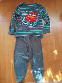 Welurowy dres dla chłopca w rozmiarze 110 z motywem Cars