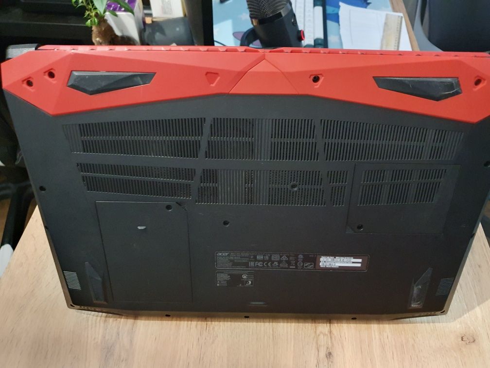 Acer predator helios 300 i7 gtx 1060