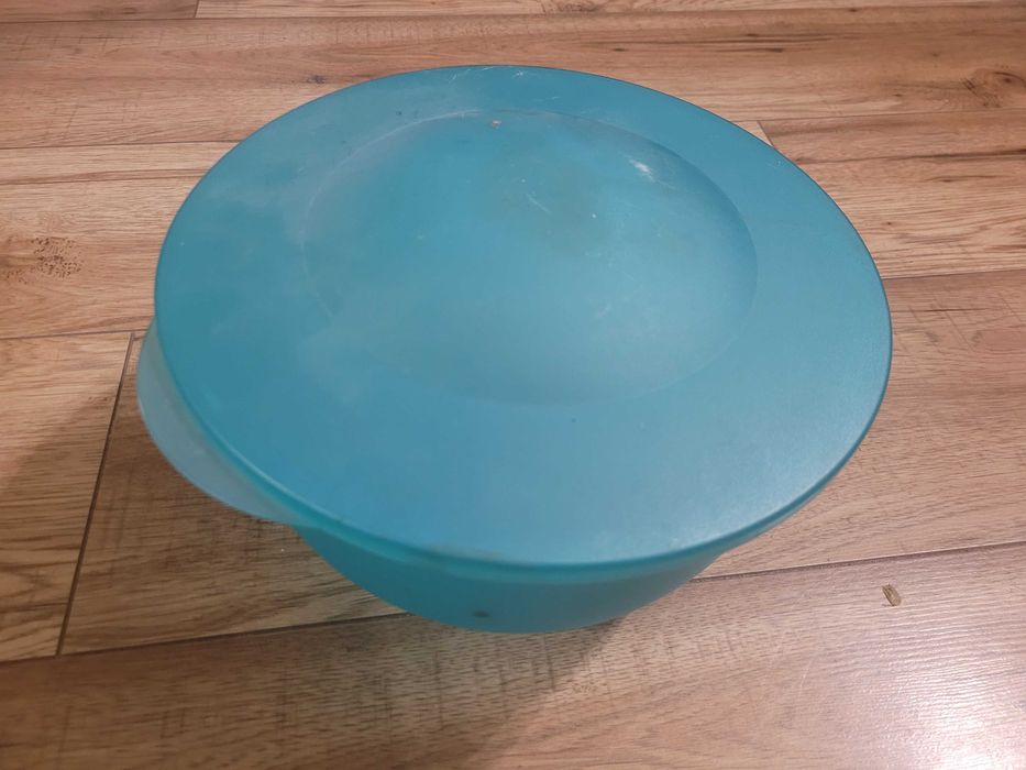 Zestaw starych naczyń Tupperware