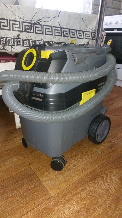 Ппрофесійний пилосмокт керхер nt30/1 ap l