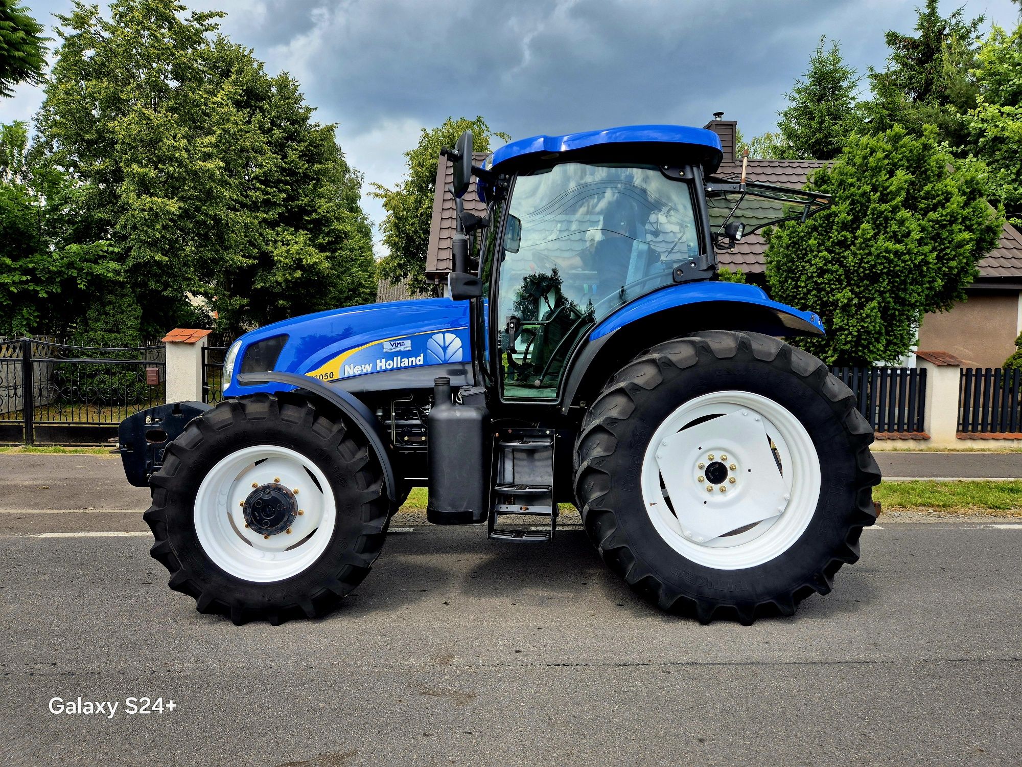 New holland t6050 tm 135 claas nn massey ferguson  nn john deere zetor