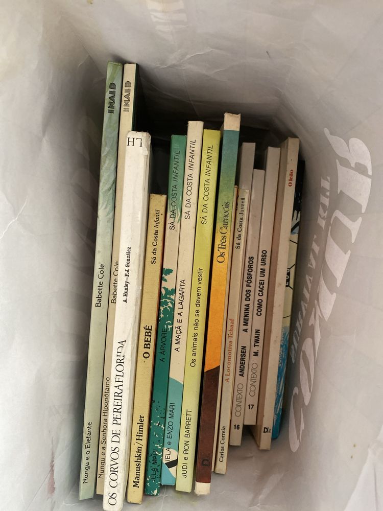 Livros antigos de vários generos