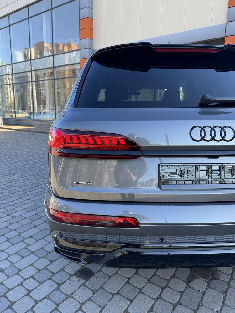 Audi q7 2020 S line  3.0 TFSI Hybrid 4m Fl long