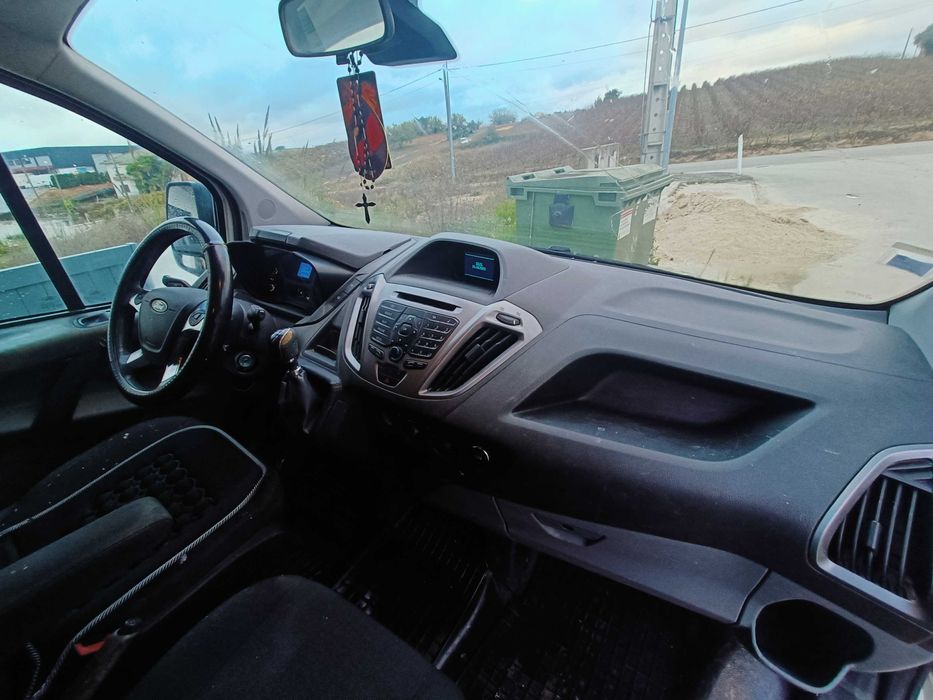 Carrinha Ford Transit p/ transporte e mudanças