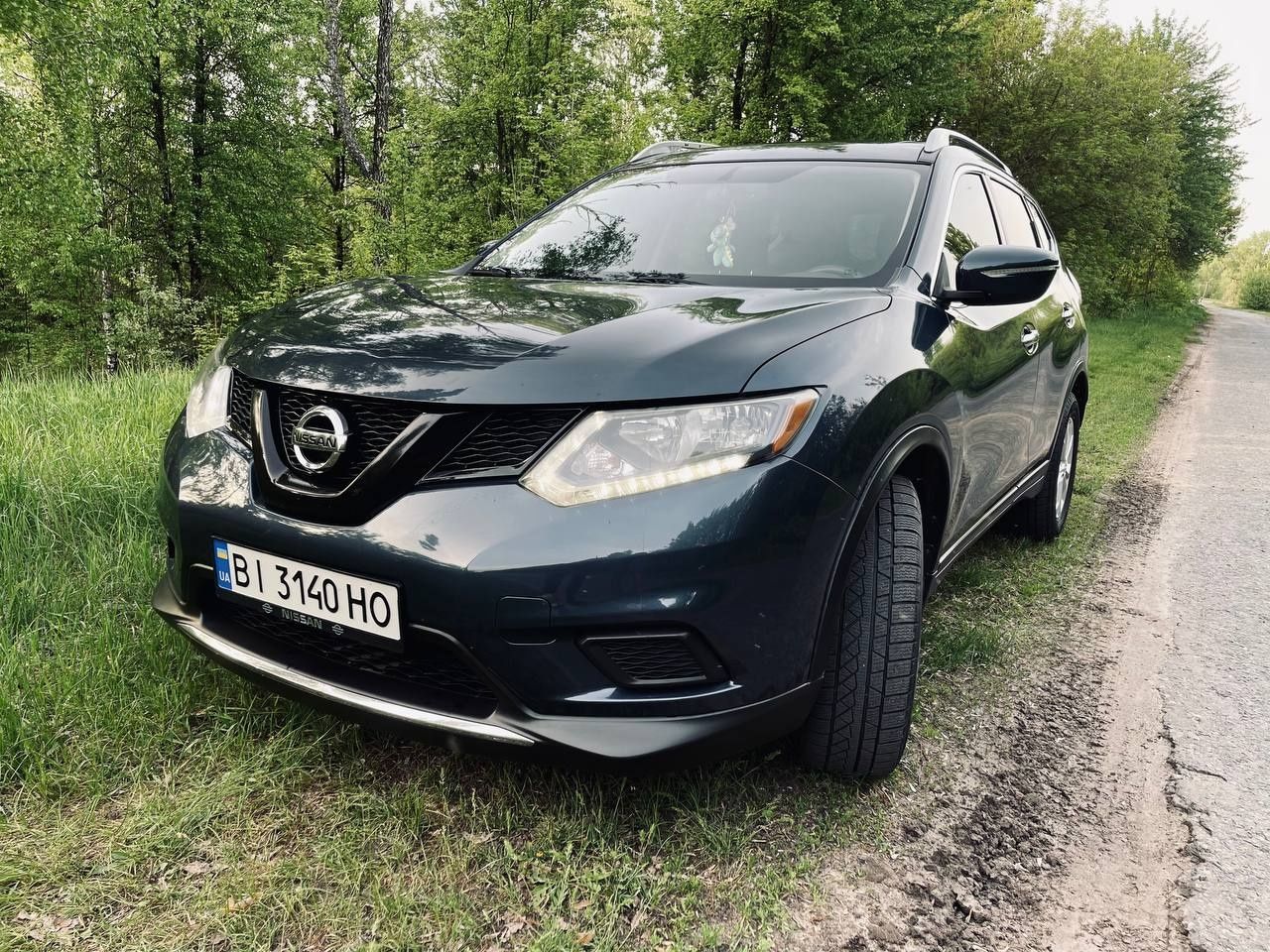 Nissan.   Rogue SV